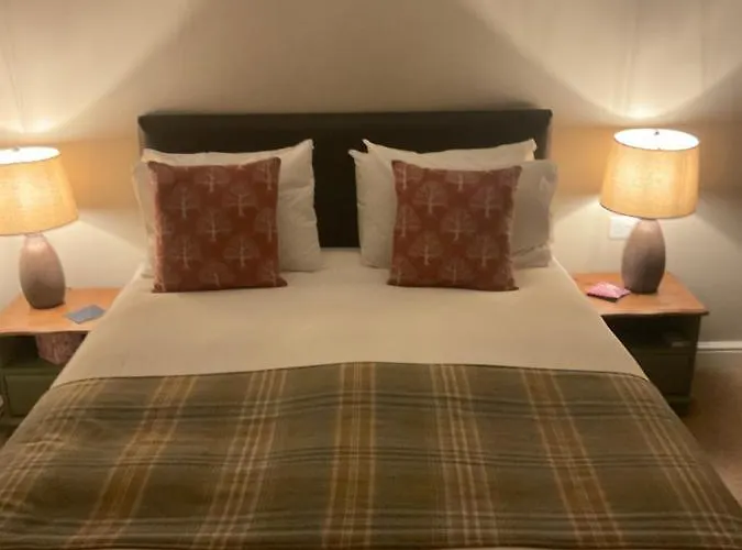Oak Tree Lodge & Holiday Parking